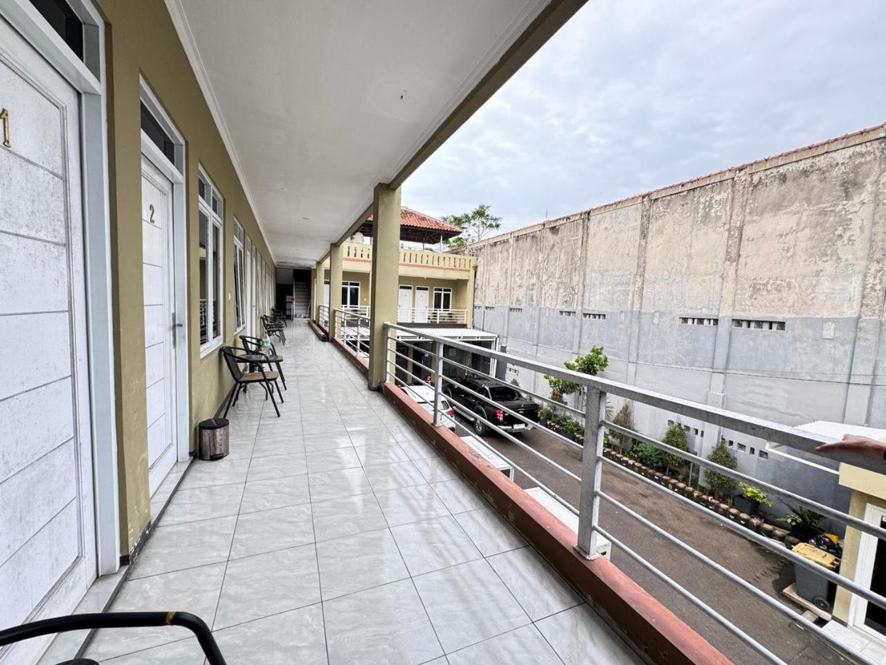 Fakhira Residence Hotel Cianjur Zewnętrze zdjęcie