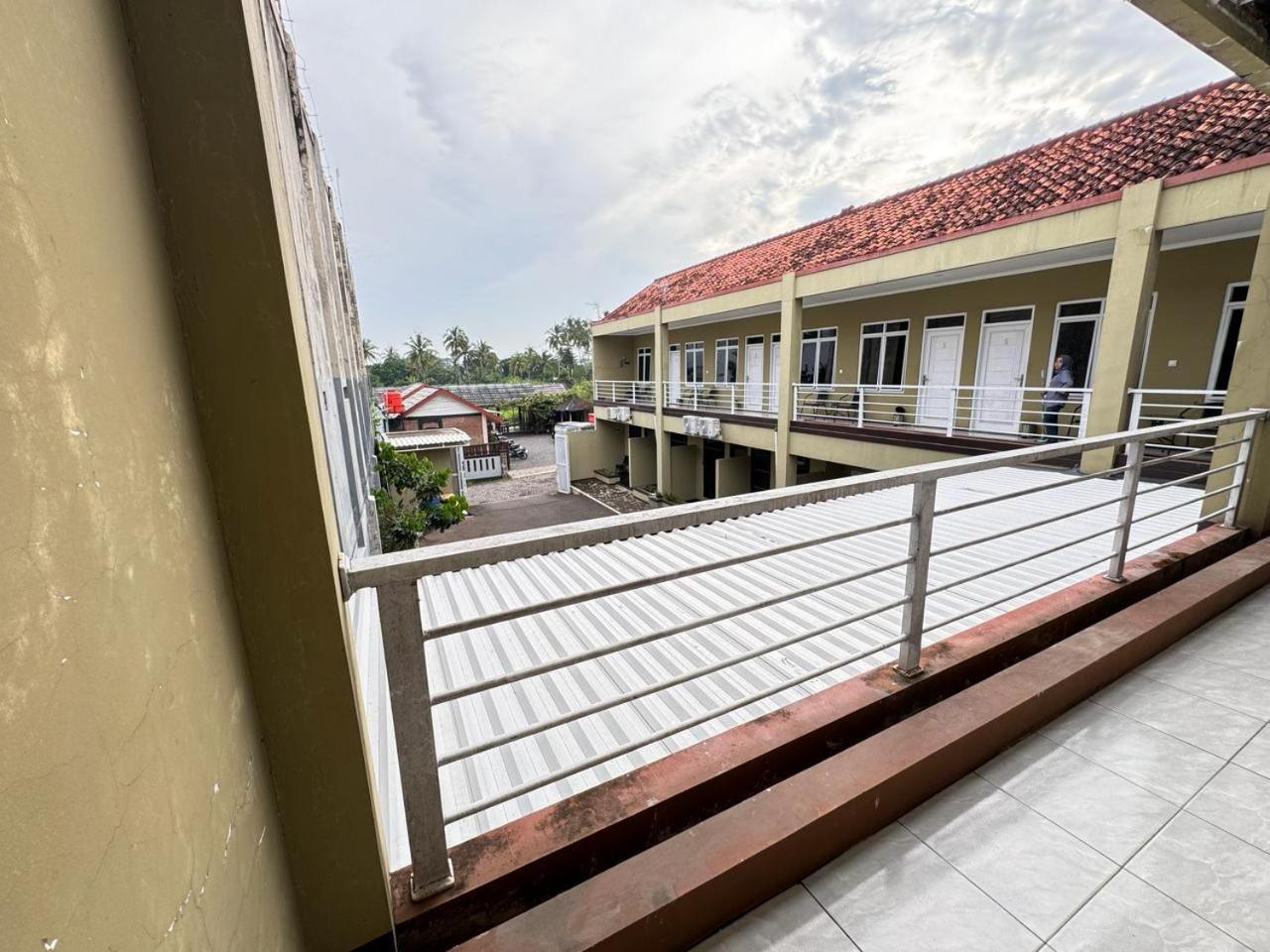 Fakhira Residence Hotel Cianjur Zewnętrze zdjęcie
